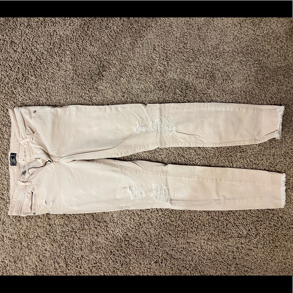 A&F cropped, low rise, distressed jegging